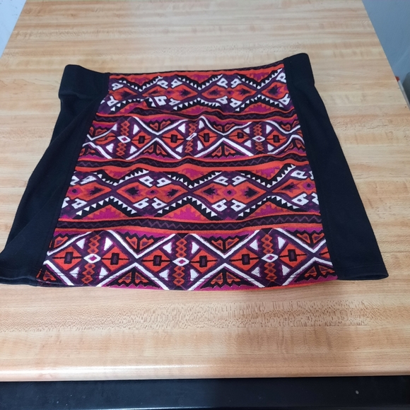 Nollie Aztec Print womens Miniskirt size medium soft - Picture 1 of 5